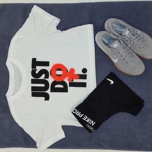 Nike women crop top